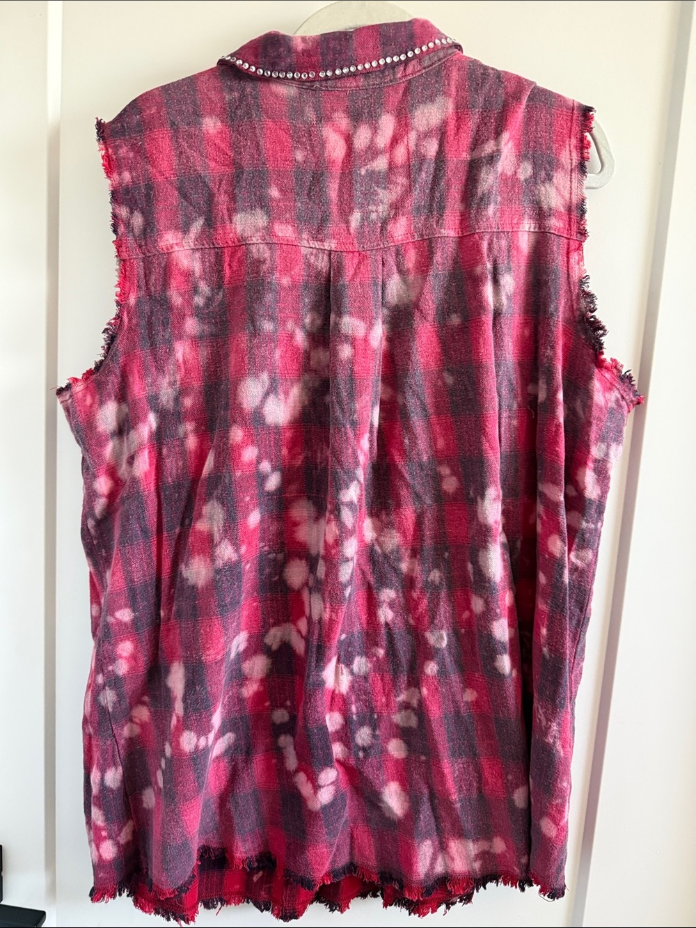 Sleeveless Studded Plaid snap-Up Shirt Dress - Pink & Black - Picture 5 of 5